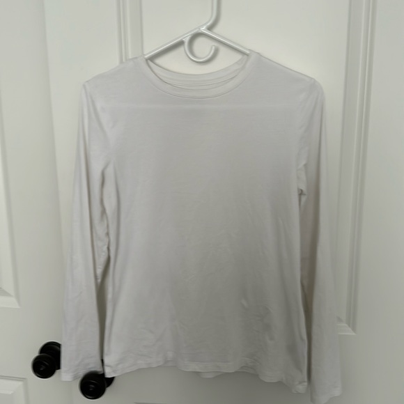 Lord & Taylor long sleeve T-shirt - Picture 1 of 2